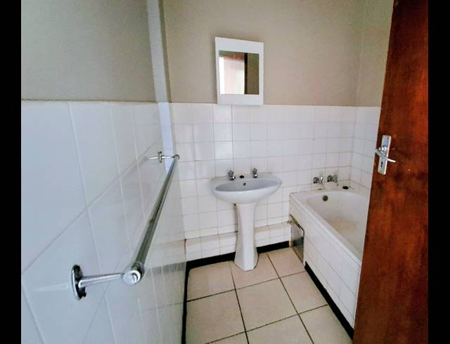 2 BEDROOM APARTMENT FOR SALE IN KENSINGTON B